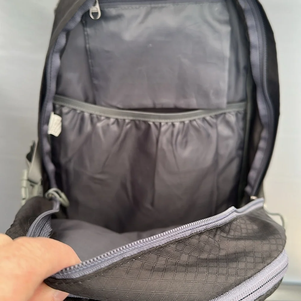 StanSport Unisex Adult Hiking Daypack - 30 Liter Olive Multiple In & out pockets
